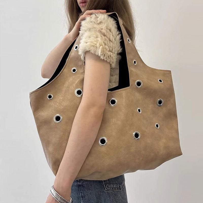South Korean Niche Design Rivet Large Shoulder Bag Capacity Travel Tote Casual Fashionable High-end Women s хаки