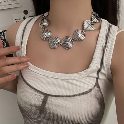 Minimalist Shell Necklace for Women Clavicle Chain Unique Design Fashion Jewelry Statement Accessory Lightweight Durable