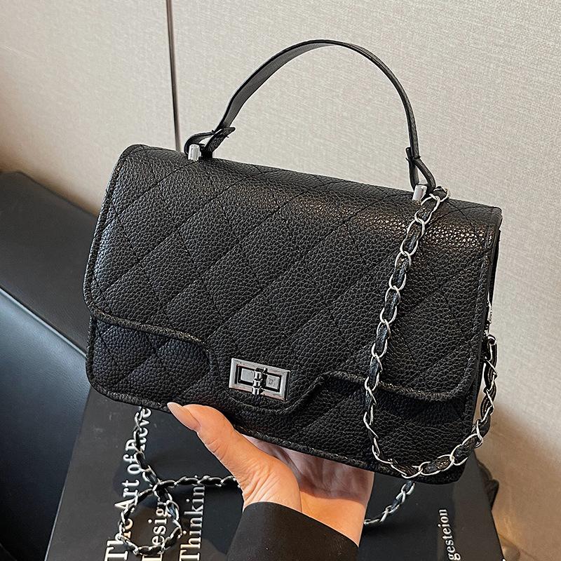 Small Bag Women's 2026 New Fashion Diamond Chain Messenger Bag Feeling Portable Small Square Bag
