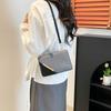 Popular diagonal iron edge portable small square bag women's 2025 winter new fashion chain shoulder bag commuter messenger bag
