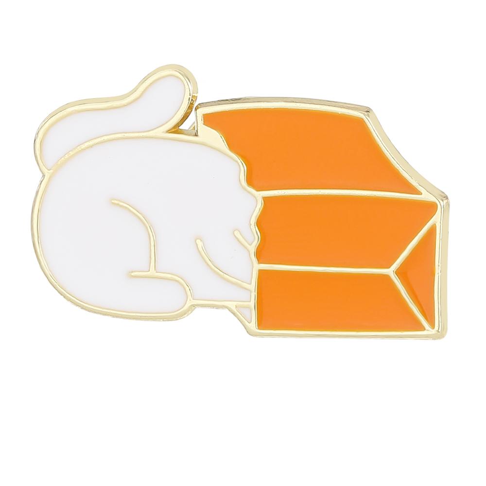 

Funny Playing Reading Cats Design Enamel Brooches Kitten And Fish Shaped Golden Pins Pet Owner Badge