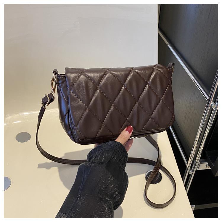 Autumn and Winter Retro 2025 New Casual Fashion Simple Diamond Embroidery Thread Single Shoulder Women's Crossbody Small Square Bag