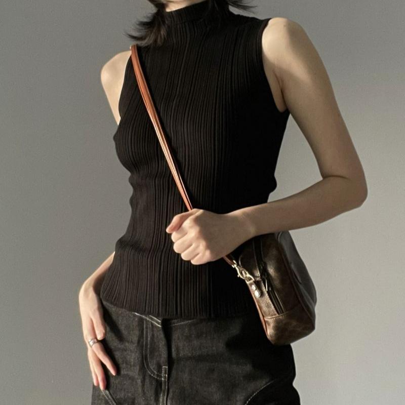 Dámský letní zeštíhlující univerzální pletený top bez rukávů s polopřiléhavým střihem a středně vysokým výstřihem