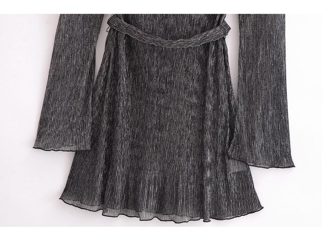 Spring 2025 Women's European & American Style Casual Pleated Dress with Simple Round Neck