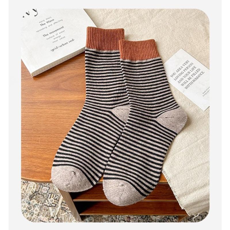 Women's Spring and Summer Striped Thickened Warm Mid-calf Socks, Trendy and Versatile Pile Socks, Anti-odor Cotton Socks