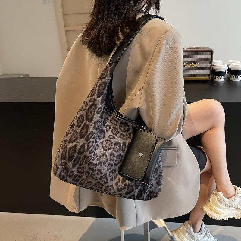 Retro fashion leopard print tote bag trendy casual large capacity shoulder bag new women's bag armpit bag