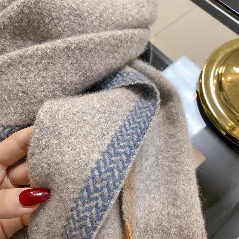 A Simple and Classic Thickened Wool Scarf for Your Boyfriend's New Winter Style