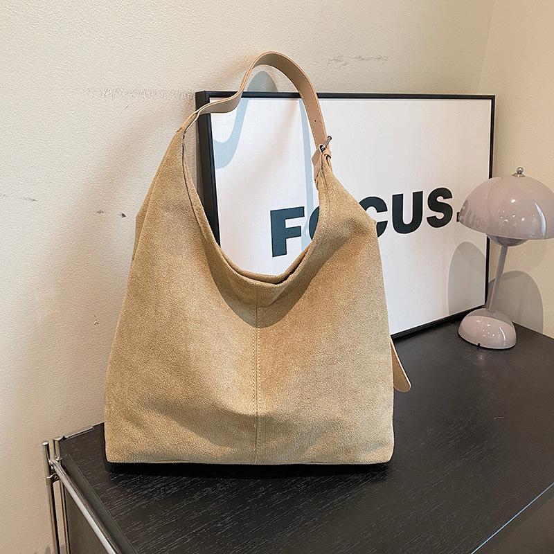 Large capacity suede bag women's new autumn and winter shoulder messenger bag tote bucket bag