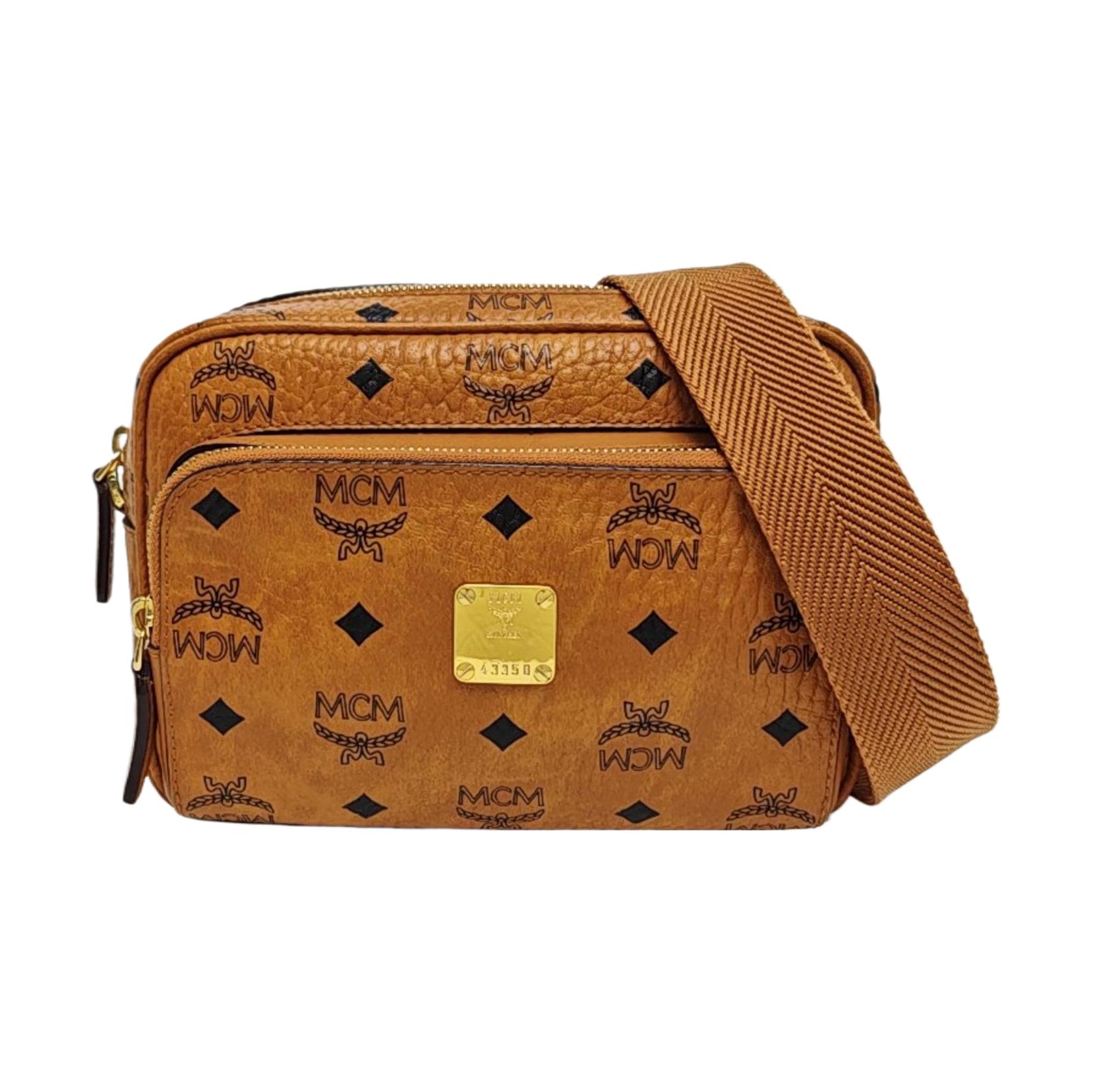 [Pre-Owned] Classic Monogram Zip Leather Camera Bag - Very Good #12QDZ0M ONE SIZE
