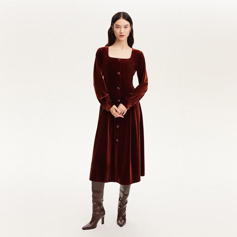 

VEROMODA 2024 Ранняя осень Бархатное А-силуэтное платье с деталями на пуговицах XS