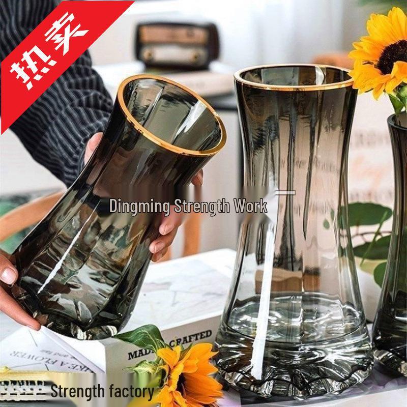 Nordic Wind-Inspired Glass Vase for Fresh Lilies: Creative Ornament for Living Room