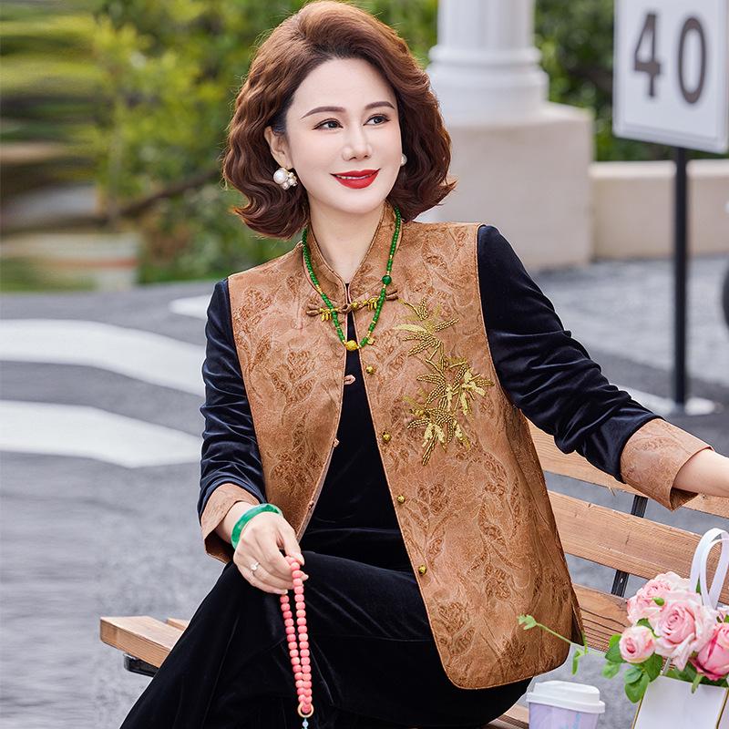 Elegant Gold Velvet Spring Suit: Mid-aged & Elderly Women s Two-piece Vest & Top Set 3XL [120-135 kg]