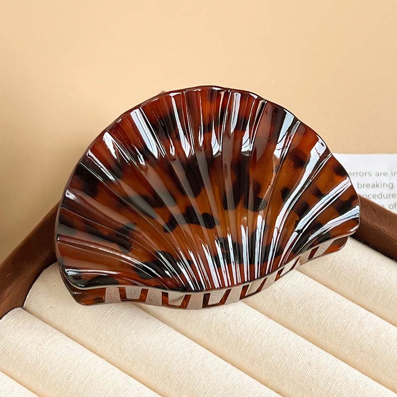 Fashion Brown Plastic Texture Shell Shape Hair Claw For Women Girls Sweet Cute Large Shark Clip Clamps Hair Accessories