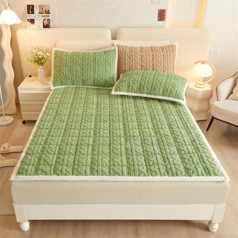 Drap de lit de luxe épais et doux en peluche King/Queen Size, matelassé en velours chaud pour l'hiver, surmatelas antidérapant, sans taie d'oreiller