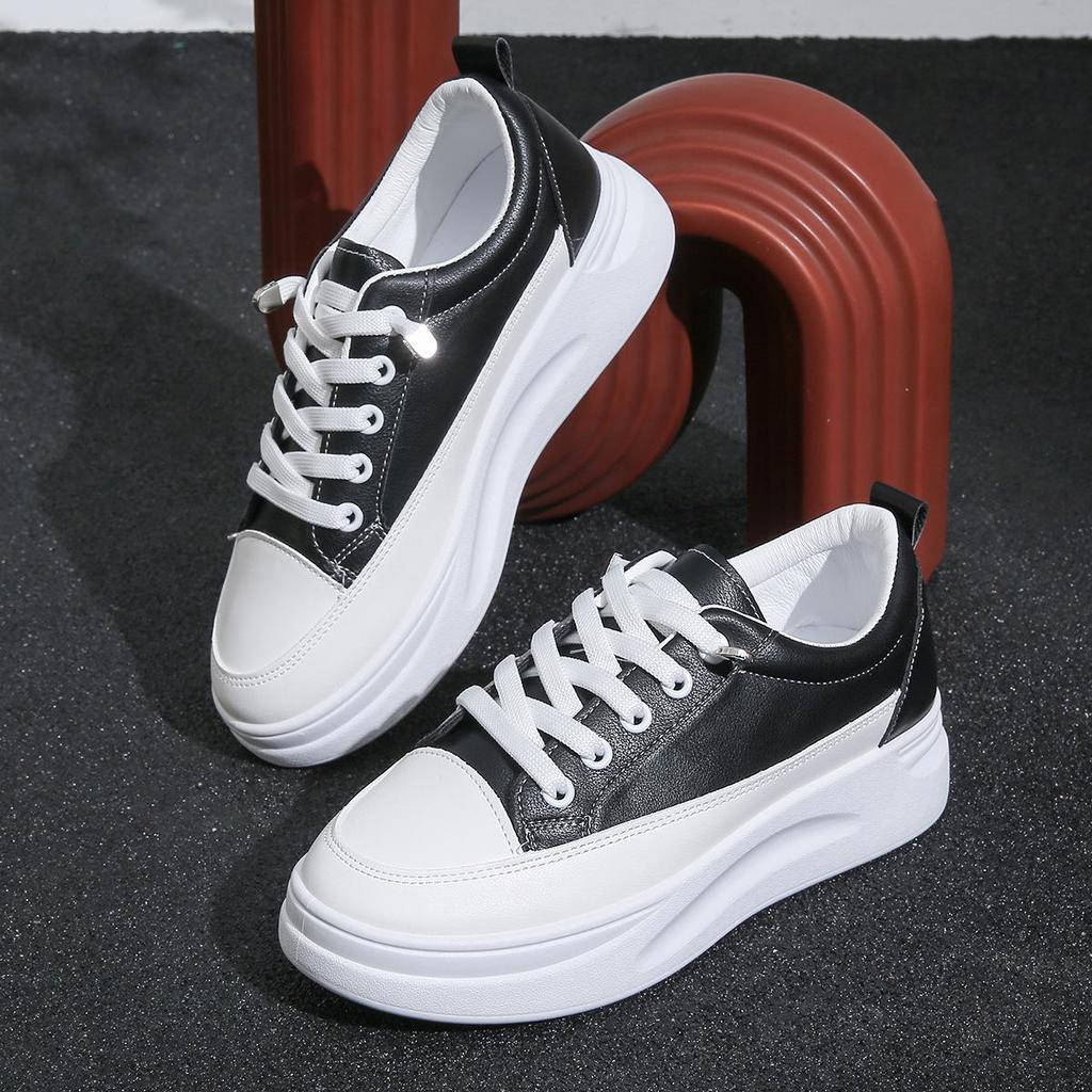 2025 Women's Trendy Versatile White Casual Board Shoes with Hidden Height Increase for Spring/Summer