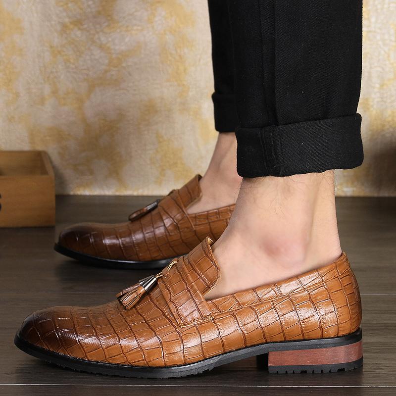 Moda Męskie Buty Moda Oddychające Skórzane Buty Casual Oddychające Gruba Podeszwa Mokasyny Z Frędzlami Mokasyny Buty na Wesele