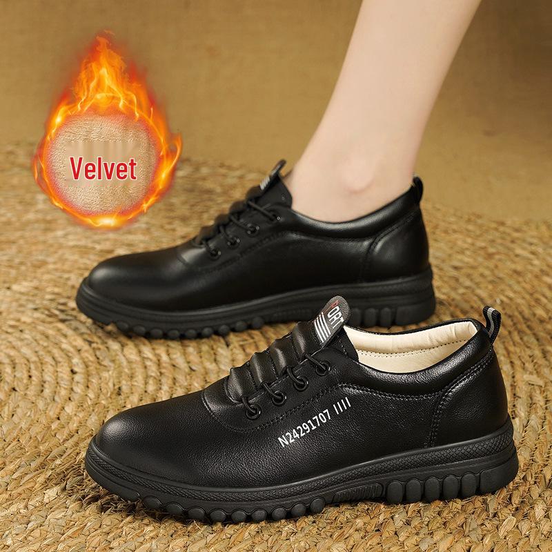 Women's Fleece-Lined White Leather Sneakers: Warm Winter Fashion - Soft Upper & Casual Style for Middle-Aged and Elderly.