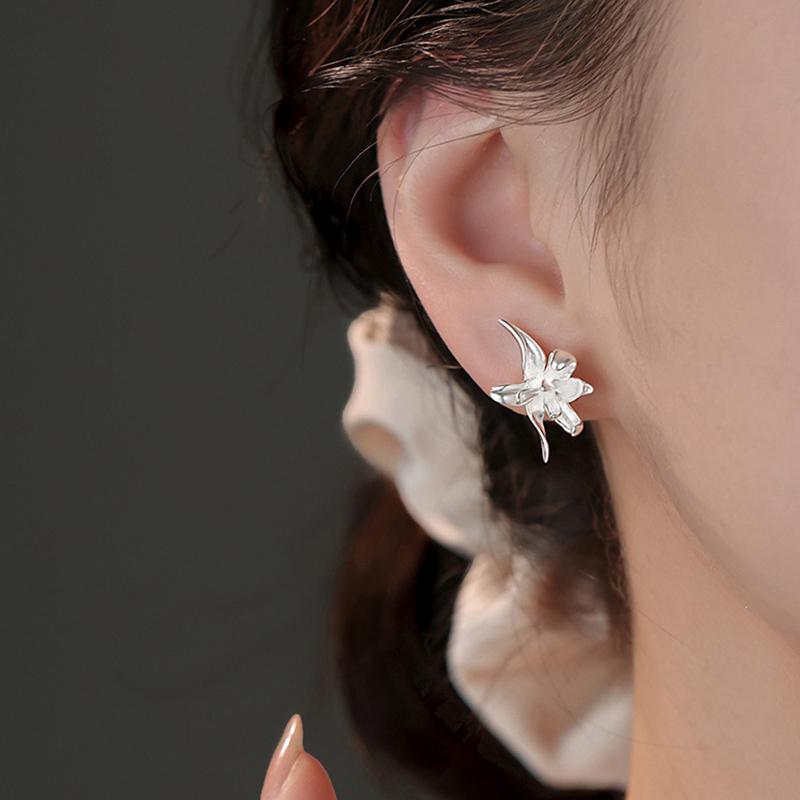 New 925 Sterling Silver Flower Earrings Distinctive Geometric Shape Women Earrings Birthday Gift for Friends Exquisite Jewelry