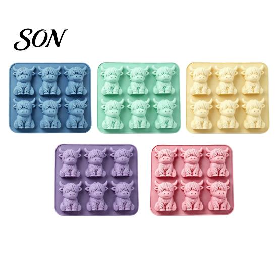 Creative DIY Aromatherapy Wax Mold 3D Highland Cow Ice Mold, 6 Cavity Food Grade Silicone Chocolate Cube Tray, Non Stick Flexible for Whiskey