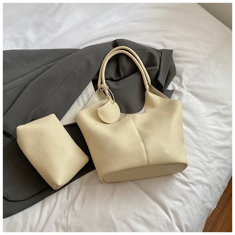 

2025 новая сумка-тоут из мягкой кожи в ленивом стиле, женская сумка, модная, большой вместимости, простая повседневная сумка на плечо с узором личи