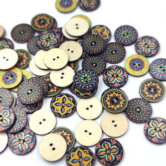 100Pcs Bohemian Style Retro Pattern Round Shape Wooden Buttons Clothing Decor