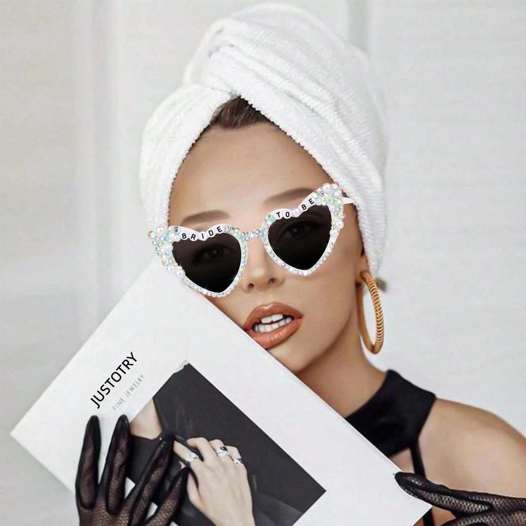 A Must-have for Singles Parties! Bridal Heart-shaped Sunglasses: Women's Fashionable Sunglasses, Bridesmaid Photography Artifact, Preferred Party Gift