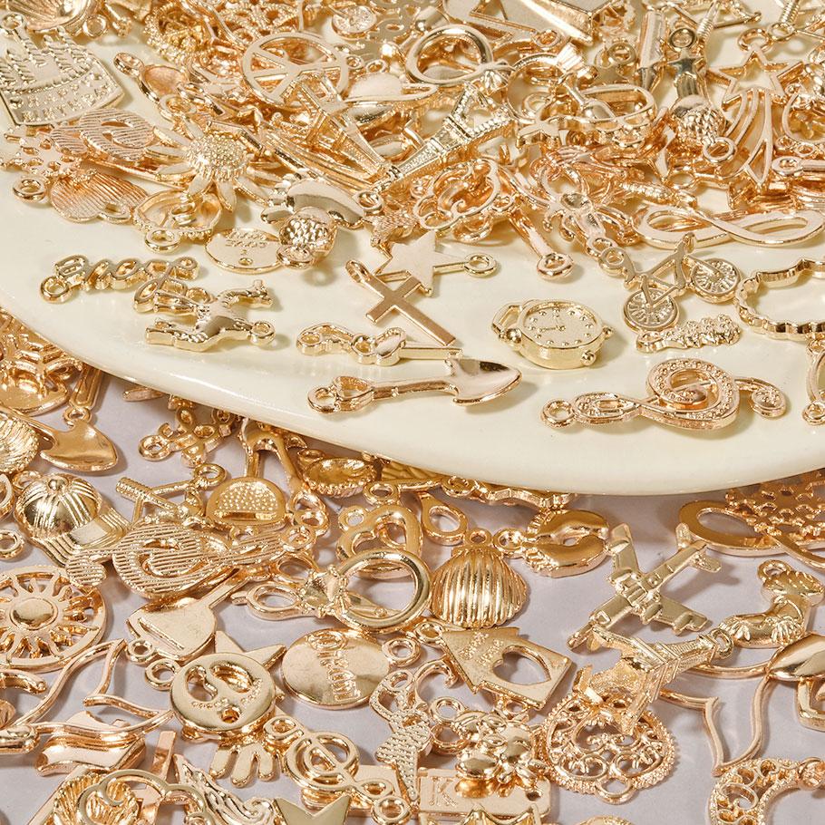 KC Gold Color Random Mix Cute Metal Charm Heart Moon Flower Pendants For Jewelry Making Supplies Handmade Bracelets Charms Bulk