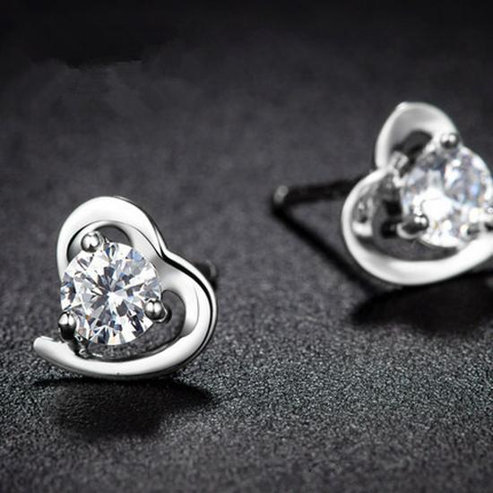 Silver-Plated Copper Heart Stud Earrings for Women - Korean, European, and American Style