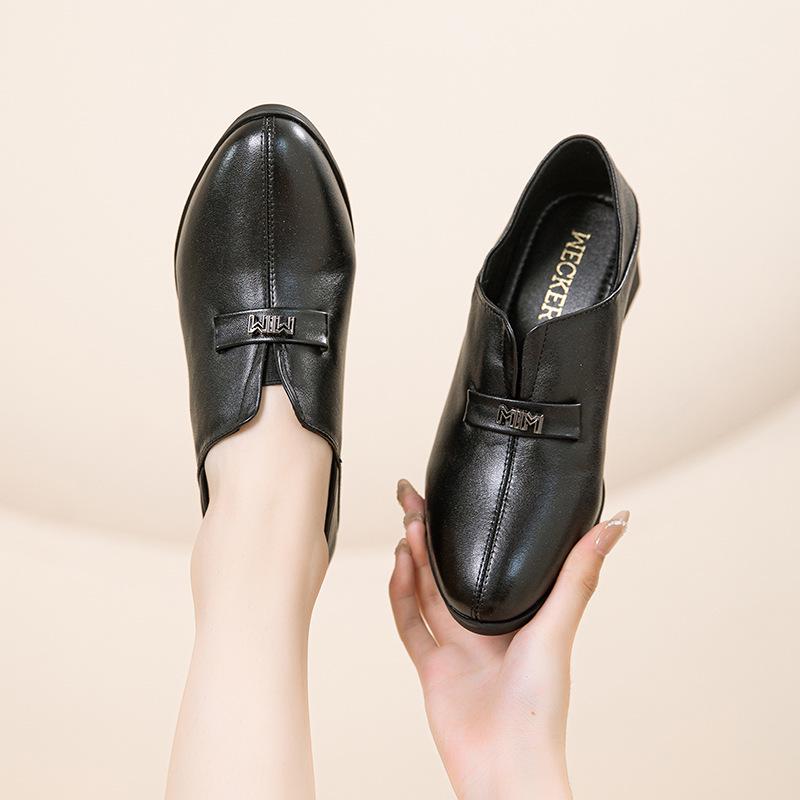 Autumn 2025 Women's Casual Chunky Heel Genuine Leather Shoes - Bestseller, Modern Mid-Heel Style.