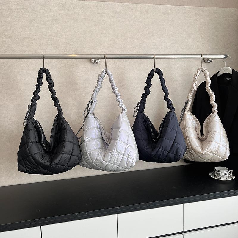 Winter New Fashion Large Capacity Casual Versatile Commuter Bag Lazy Style Cotton Bag Single Shoulder Crossbody Bag