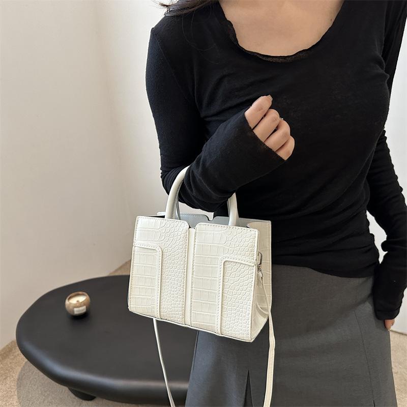 Retro Handbag Fashionable, Casual and Beautiful 2025 Autumn New Simple Foreign Style One Shoulder Crossbody Small Square Bag