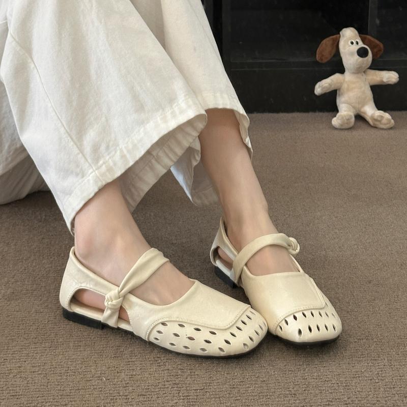 New Square Toe Shallow Mouth Cutout Sandals Summer Women Breathable Woven Metal Chain One Strap Block Heels Single Shoes