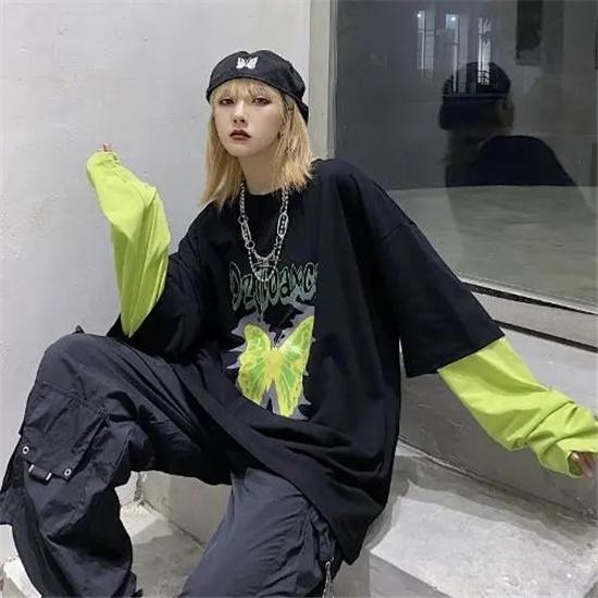 Oversized løs Lang T Harajuku Fake Todelt Langermet T-skjorte Personlighet Trend Butterfly Lang T Punk Harlan Style Klær