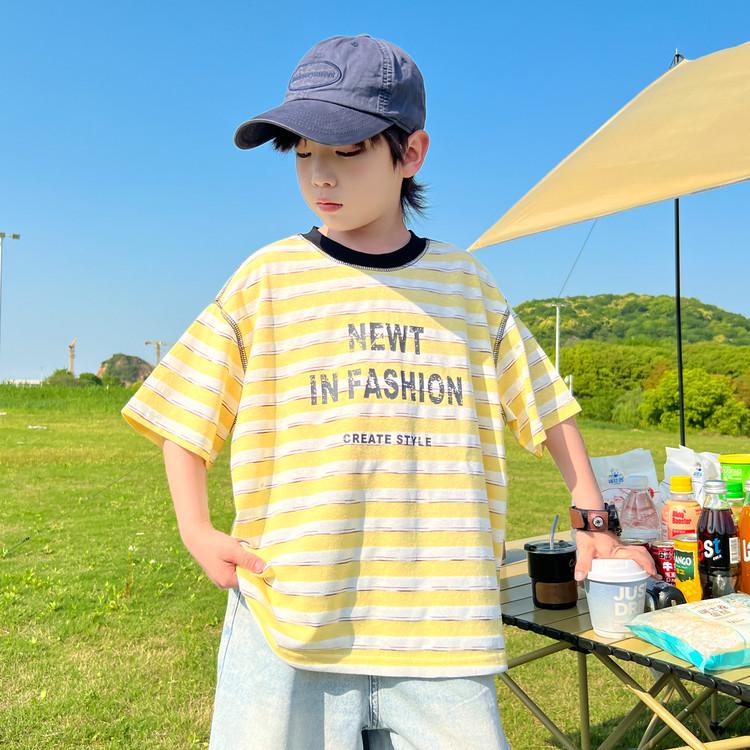 Jungen-Streifen-Sommer-T-Shirt-Set im koreanischen Stil 2026 - Atmungsaktiv, Dünn, Kurzarm, Lässige Mode