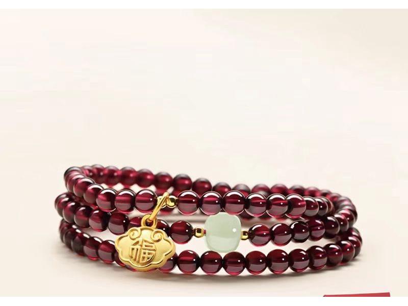 Putuo Mountain Garnet & Hetian Jade Bracelet: Luxurious, Simple, Versatile Gift