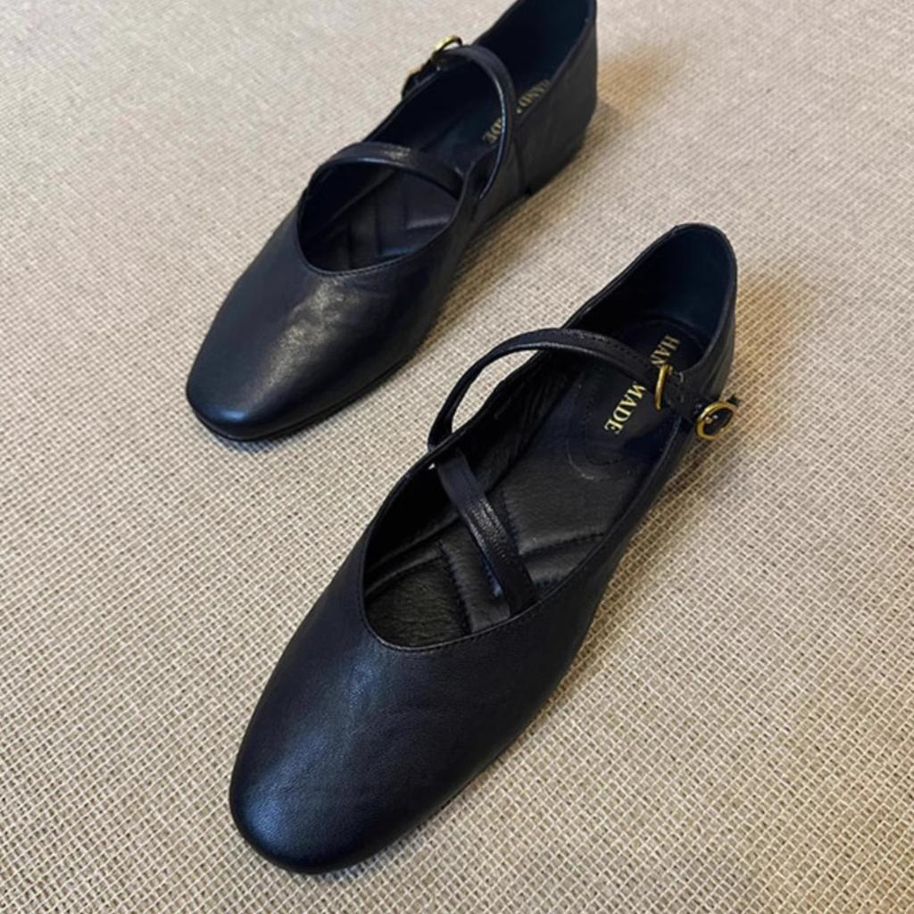Scarpe Mary Jane Piatte da Donna Scarpe da Ballo Retro in Pelle Morbida Moda Fibbia Cinturino Scavate Casual Comfort Calzature da Donna