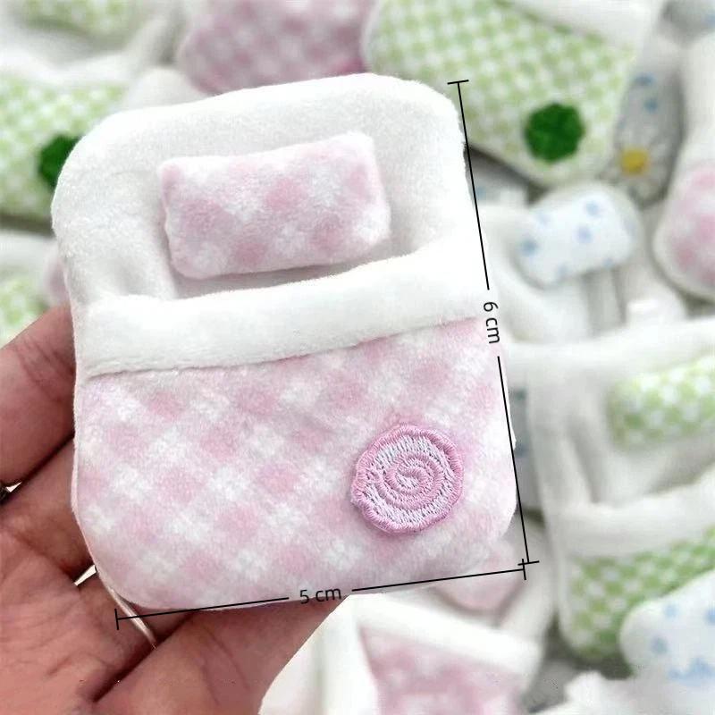 Cute Mini Fluffy Plush Doll Sleeping Bag Plush Doll Bed Soft Sleeping Bag Mini Doll Room Decoration Furniture Doll Accessories