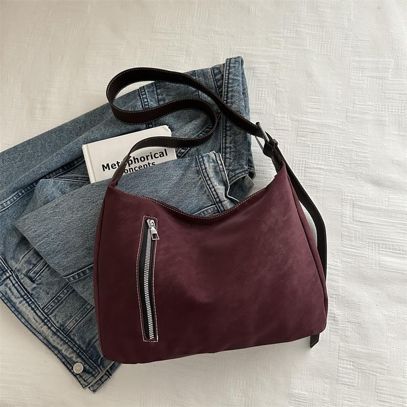 Large Capacity Crossbody Bag with A Single Shoulder Strap for Daily Commuting, Bucket-shaped Tote Bag