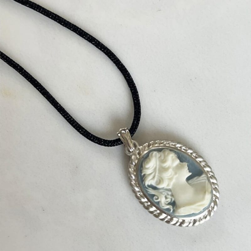The Aperture Vintage Blue Cameo Necklace Sterling Silver (TA4196A023)