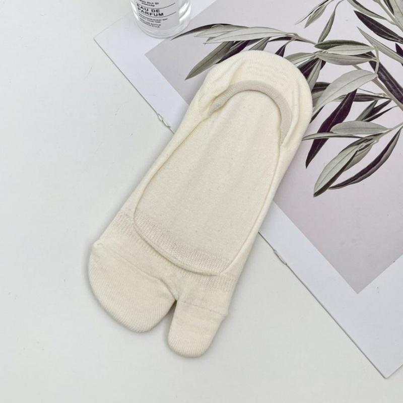 1 Pair Short Split Toe Tabi Socks Summer Thin Cotton Two Toe Socks Women Non-Slip Boat Socks Soft Breathable Invisible Hosiery