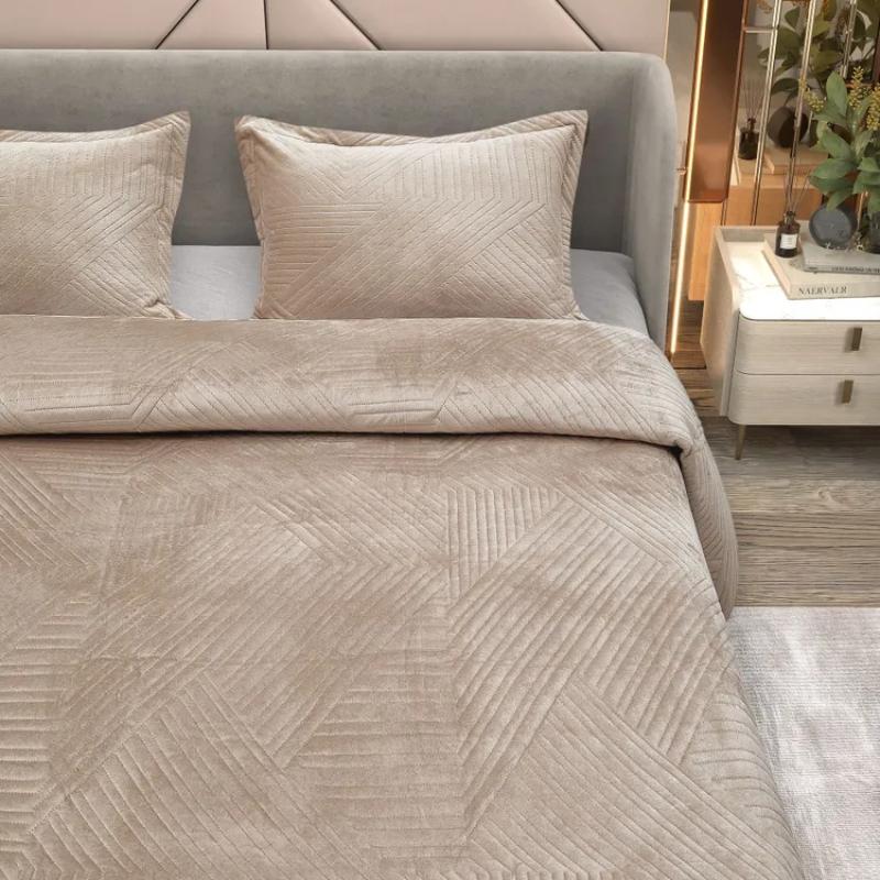 Velvet Bedspread on The Bed Quilted Mattress Topper Queen King Size Bed Cover Couple Bed Quilt Double Bedspreads and Coverlets