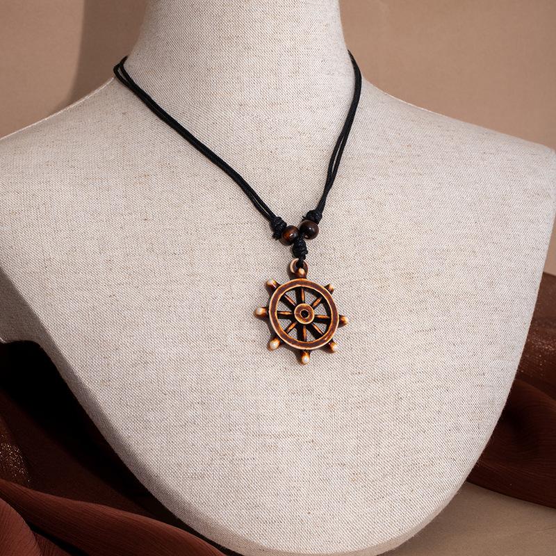 Retro Ethnic Style Niche Men'S And Women'S Collarbone Chain, Pendant Necklace, Shark Tooth Sweater Chain, Imitation Ivory Adjustable Necklace.