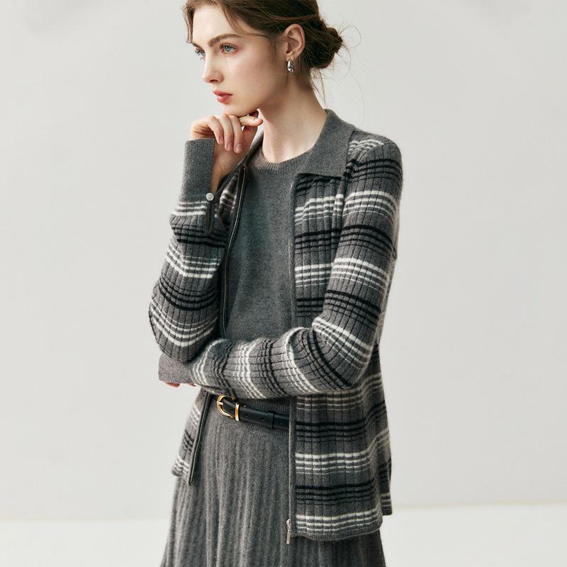 2025 Autumn/Winter Color Block Striped Slim-Fit Zip-Up Polo Cardigan Sweater