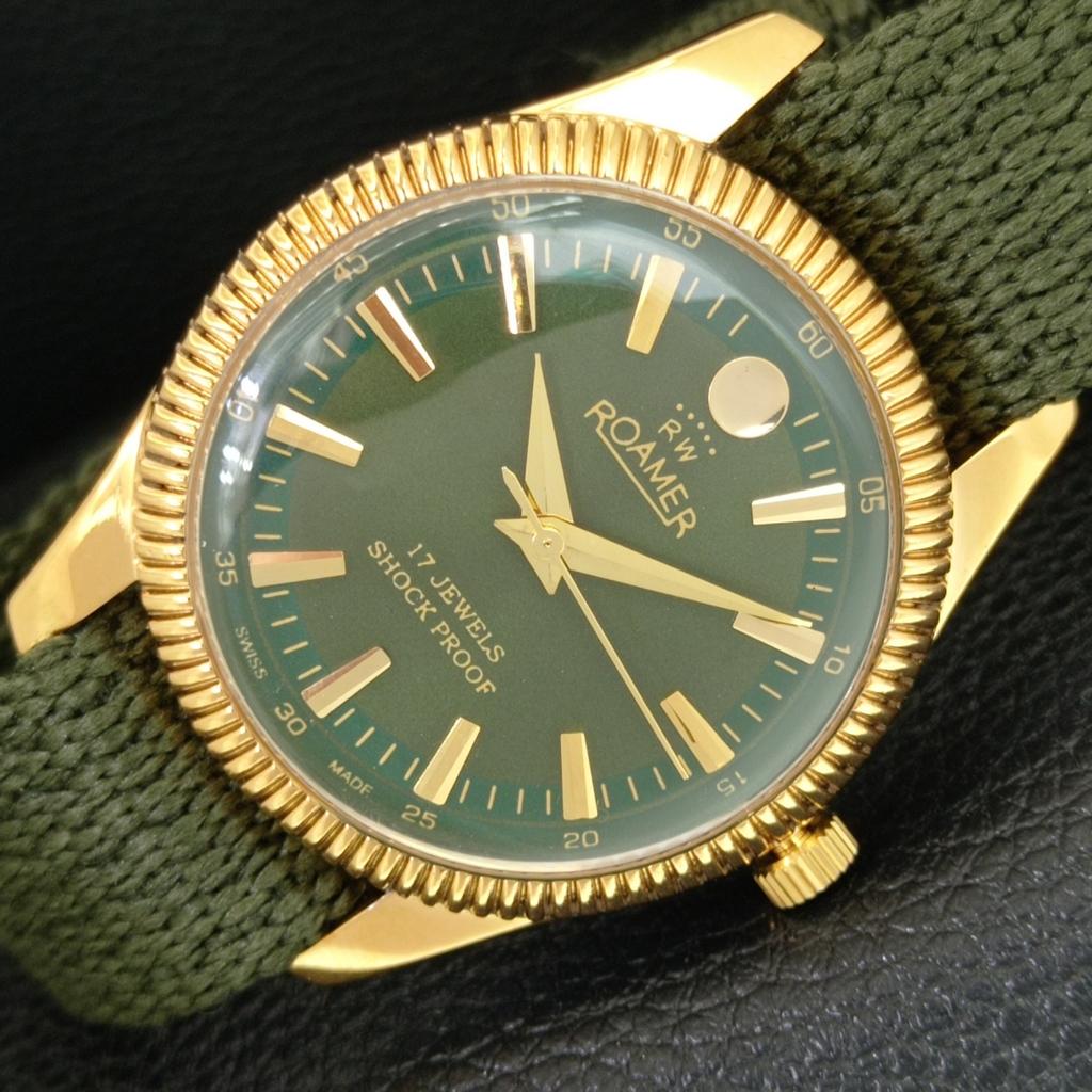 

REFURBISHED VINTAGE HAND-WINDING SWISS MENS GREEN COLOR DIAL WATCH a707402-1