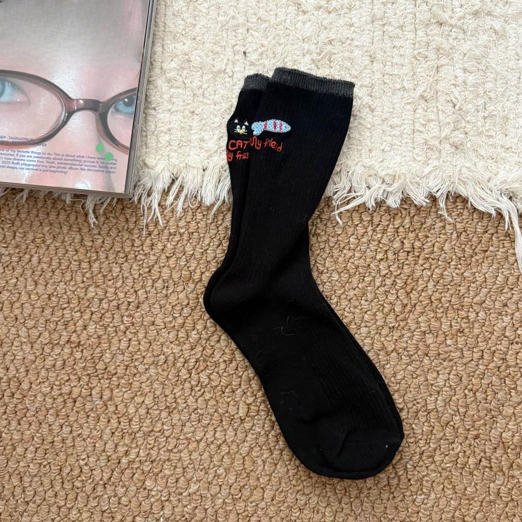 Ladies Spring and Autumn Cartoon Letter Heel Embroidered Color Matching AB Version of The Cylinder Pile Socks