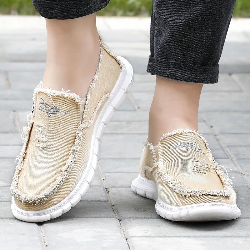 Unisex Casual Low-Top Loafers, Denim Washed With Daisy Embroidery, Soft Durable Fashion Canvas Shoes 2025