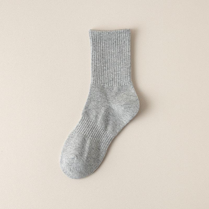 Men's Medium Tube Solid Color Cotton Socks - Black & White, Deodorant & Sweat-Absorbing Sports Socks for Boys.