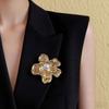 Edelstahl Perlenblumen Broschen für Damen Ladies Leichter Luxus Vielseitiger Anstecker Anzug Brustblumen Broschen Schmuck Zubehör