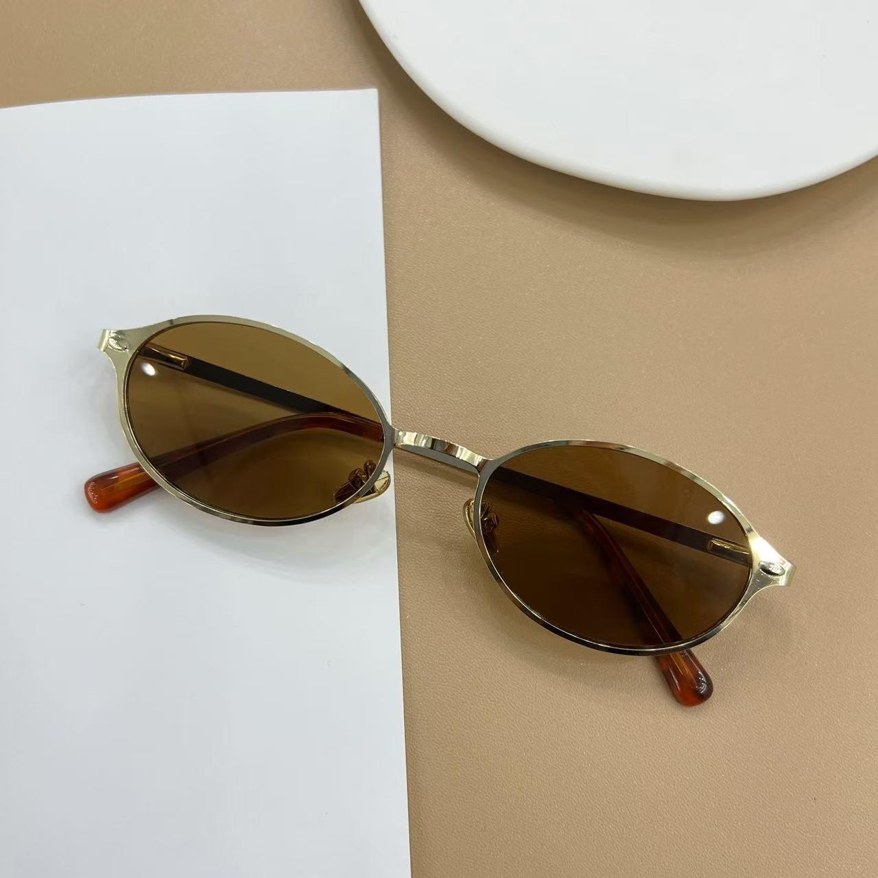 

Latest High Quality Alloy Metal Oval Eyewear Frame for Female Premium Plain Eyewear Flat Lens Anti Blue Light and Anti Radiation Eyewear