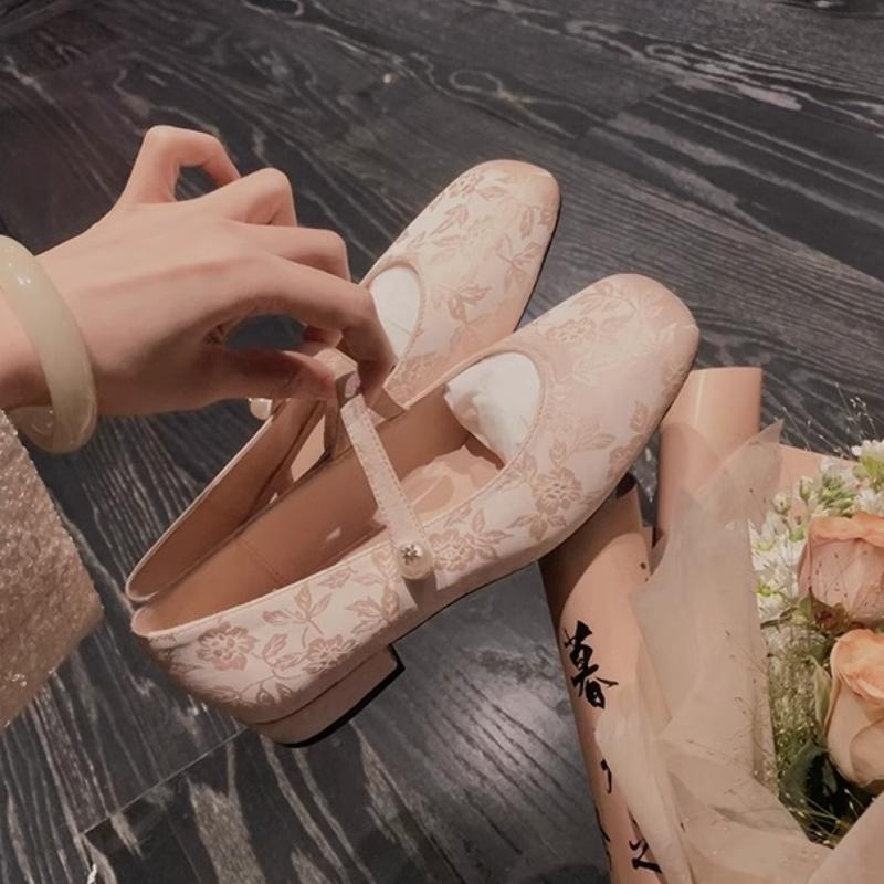 Nouvelles Élégantes Chaussures Mary Jane à Talons Bas pour Femmes 2024 Bout Carré Mode Femmes Confortables Talons Épais Chaussures de Fête de Mariage